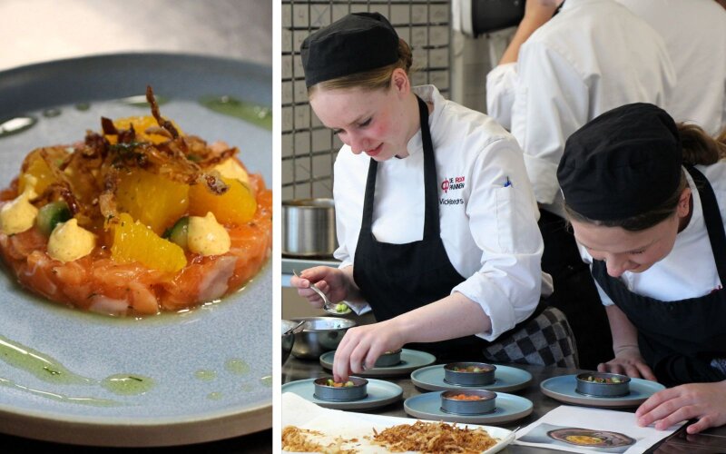 Twee leerlingen zijn aan het koken in de keukens bij De Rooi Pannen Tilburg Vmbo